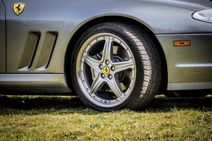 Детали экстерьера Ferrari 575 Superamerica 2005 года  (фото 39 из 79)